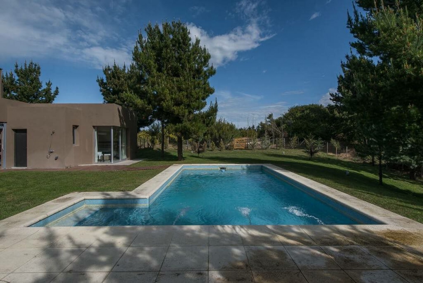 Casa Moderna en una planta en Costa Esmeralda