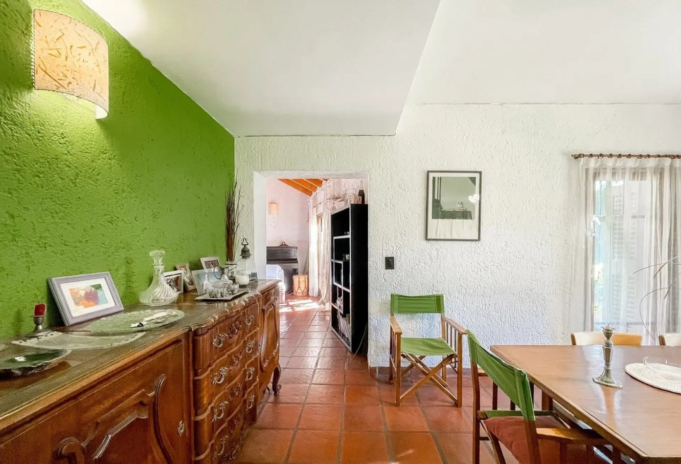 CASA DE ESTILO EN VENTA - VILLA ELISA  Lote de 1/4 de manzana - Parque, diseño y calidad constructiva