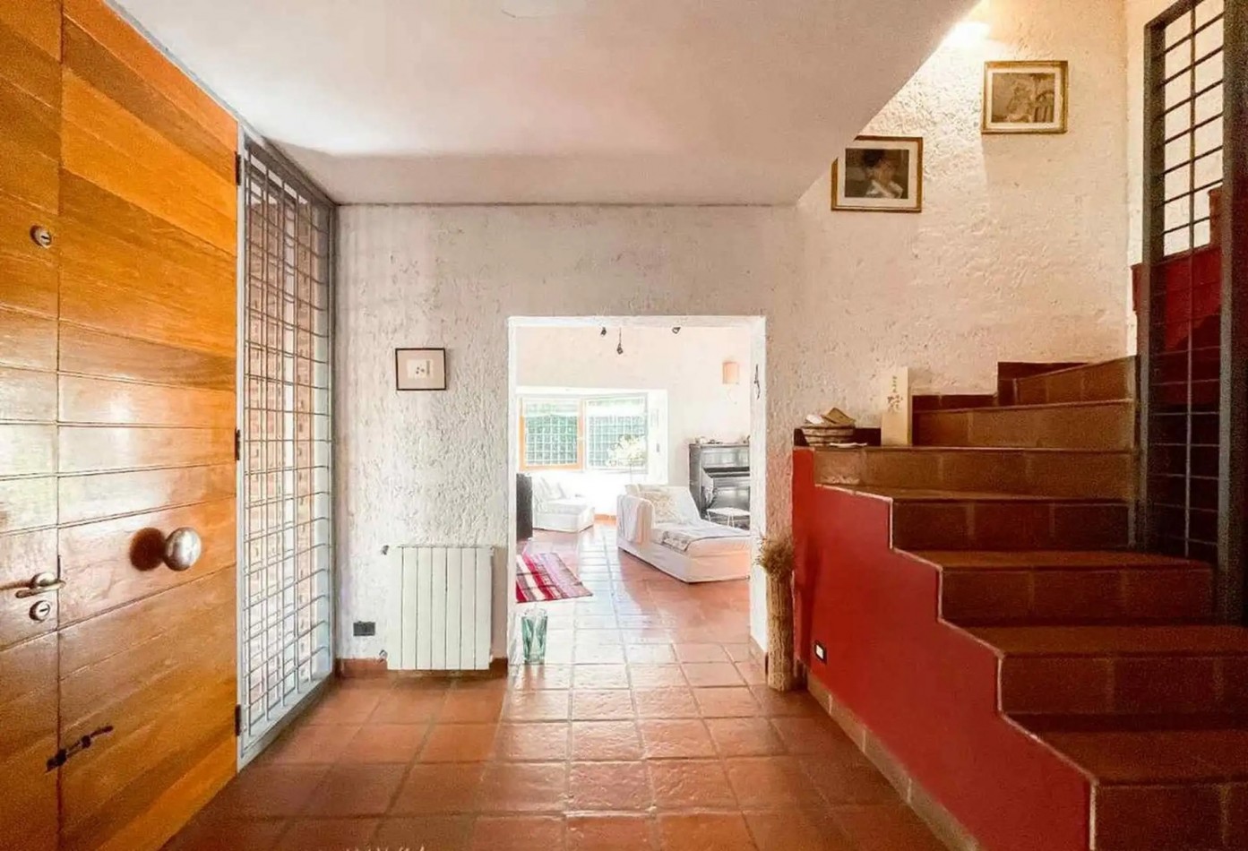 CASA DE ESTILO EN VENTA - VILLA ELISA  Lote de 1/4 de manzana - Parque, diseño y calidad constructiva