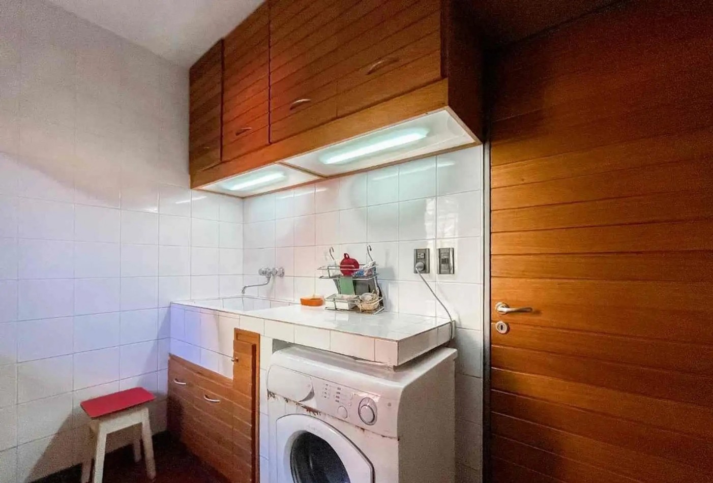 CASA DE ESTILO EN VENTA - VILLA ELISA  Lote de 1/4 de manzana - Parque, diseño y calidad constructiva