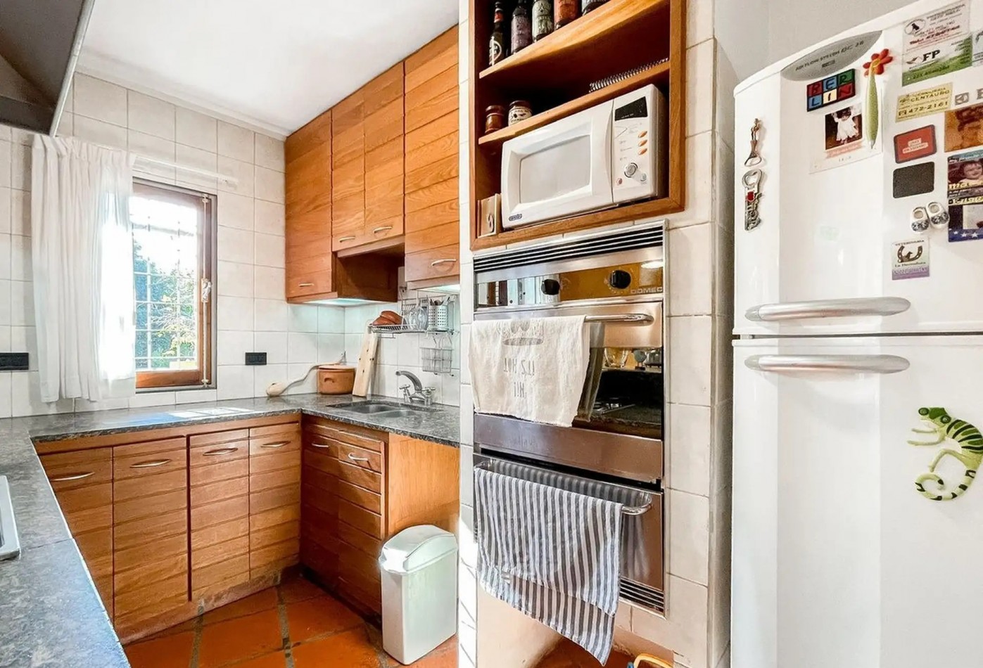 CASA DE ESTILO EN VENTA - VILLA ELISA  Lote de 1/4 de manzana - Parque, diseño y calidad constructiva