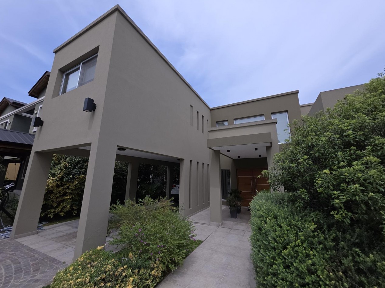 Altos de Hudson - Espectacular casa en venta