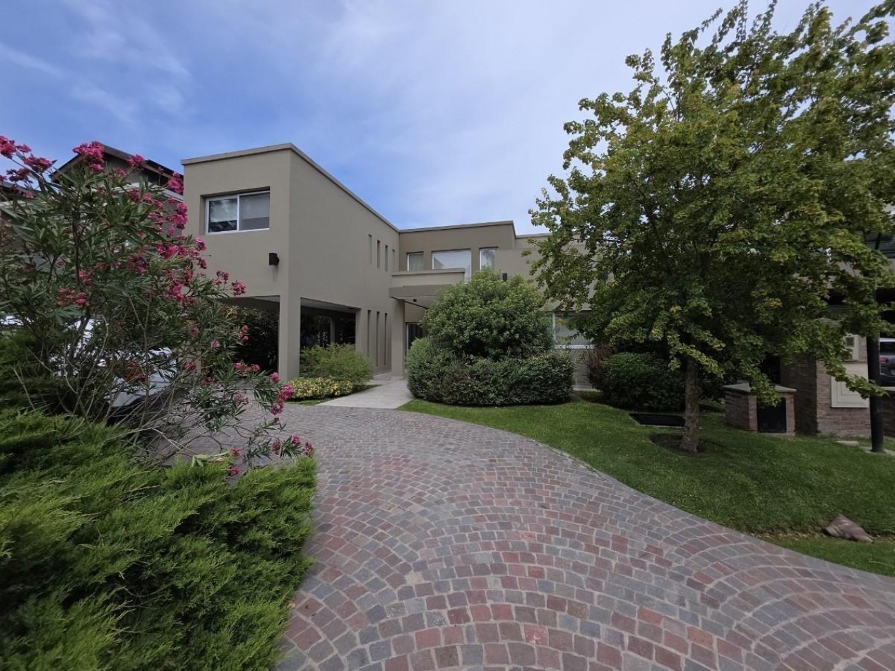 Altos de Hudson - Espectacular casa en venta