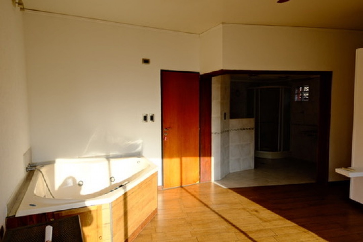 Casa en El Carmencito con pileta y lote adicional independiente