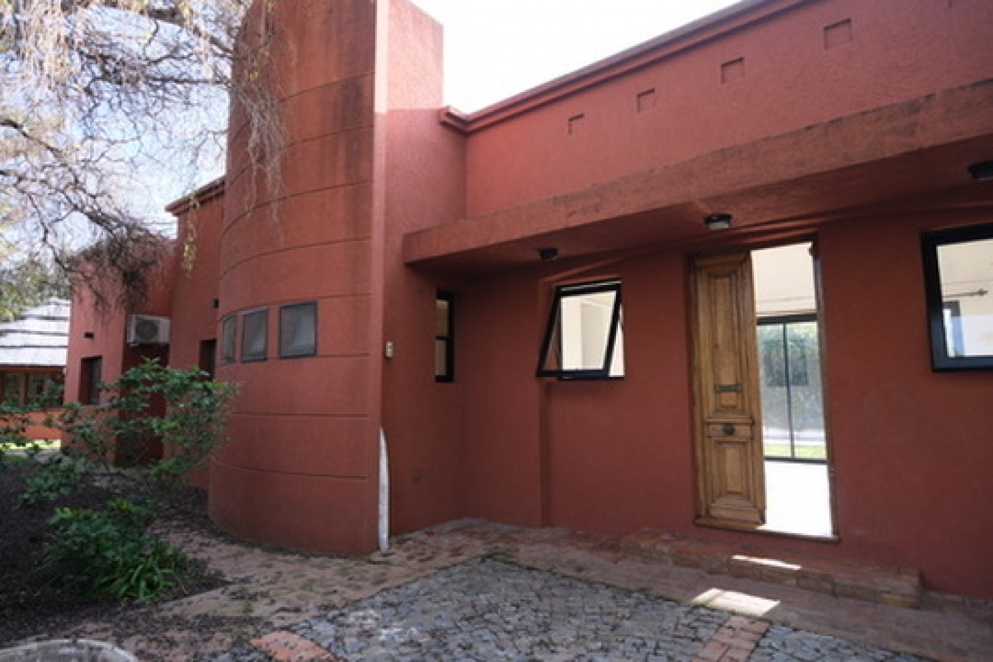 Casa en El Carmencito con pileta y lote adicional independiente