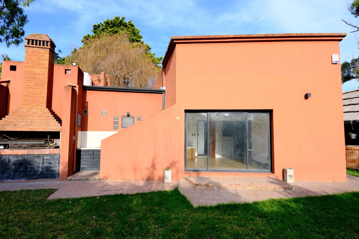 Casa en El Carmencito con pileta y lote adicional independiente