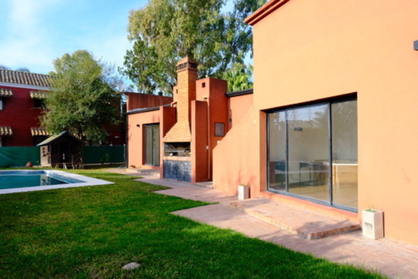 Casa en El Carmencito con pileta y lote adicional independiente