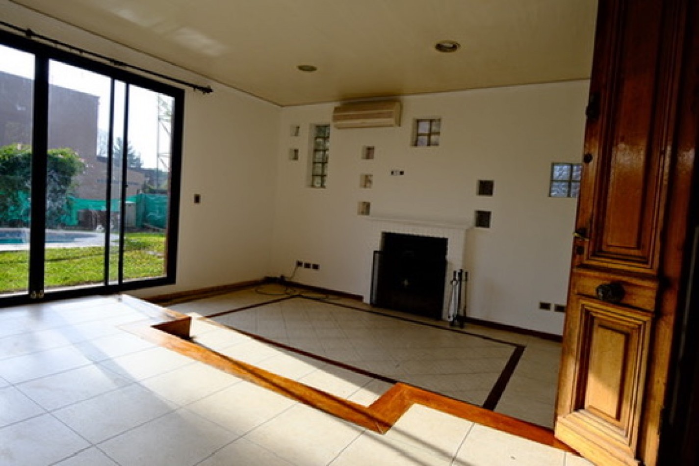 Casa en El Carmencito con pileta y lote adicional independiente