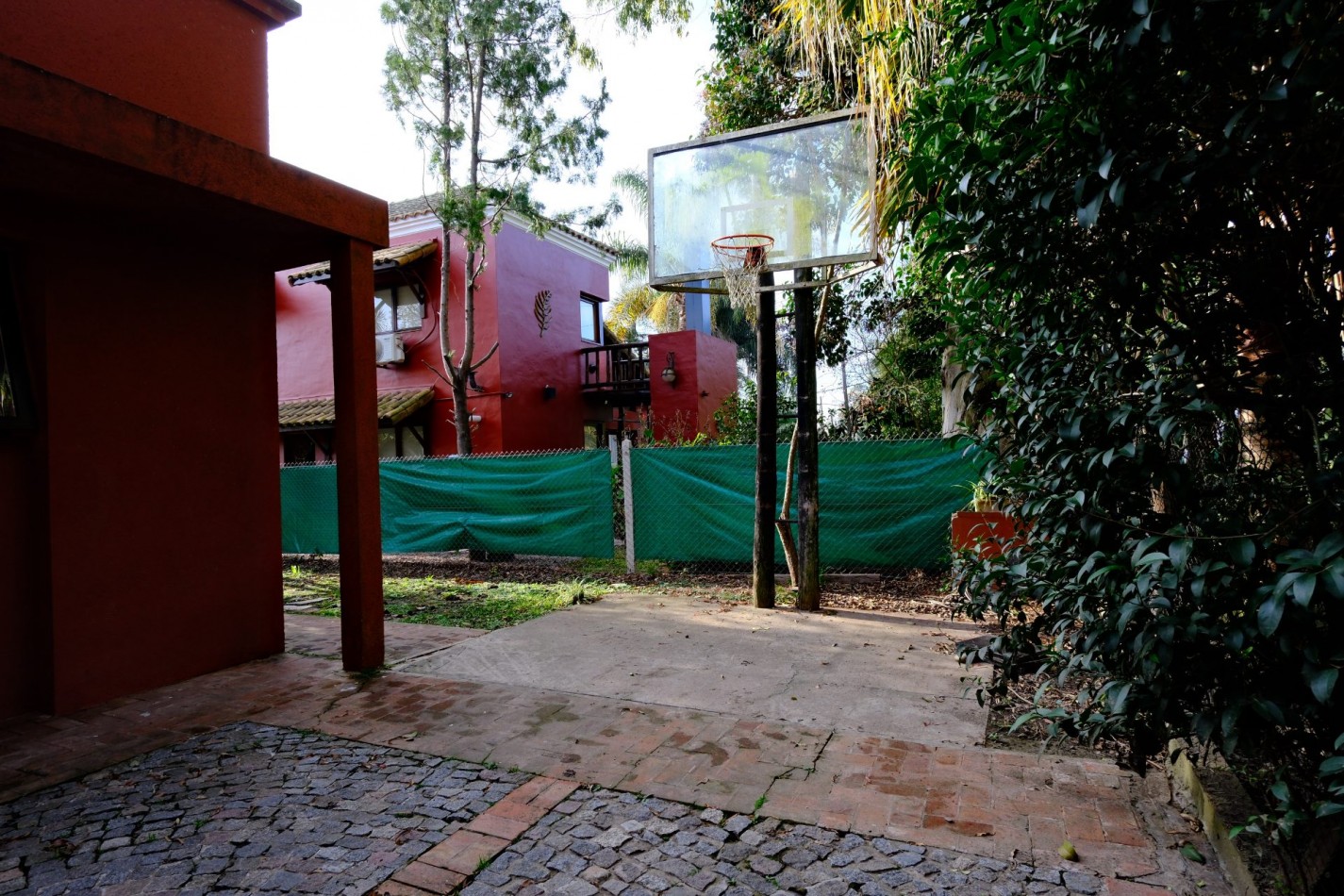 Casa en El Carmencito con pileta y lote adicional independiente