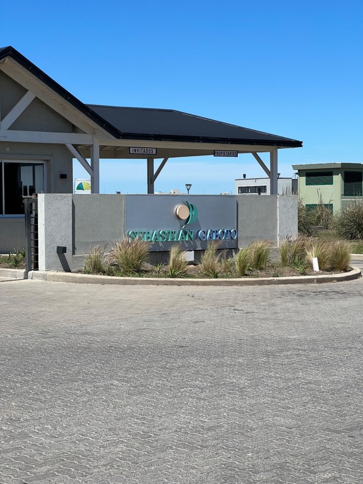 LOTE | 709 M² | FONDO A LAGUNA | ORIENTACION NO | SECTOR CONSOLIDADO | PUEBLOS DEL PLATA
