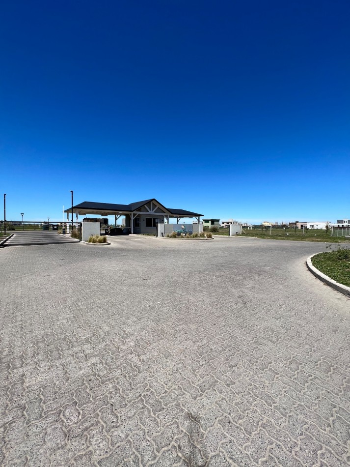 LOTE | 709 M² | FONDO A LAGUNA | ORIENTACION NO | SECTOR CONSOLIDADO | PUEBLOS DEL PLATA