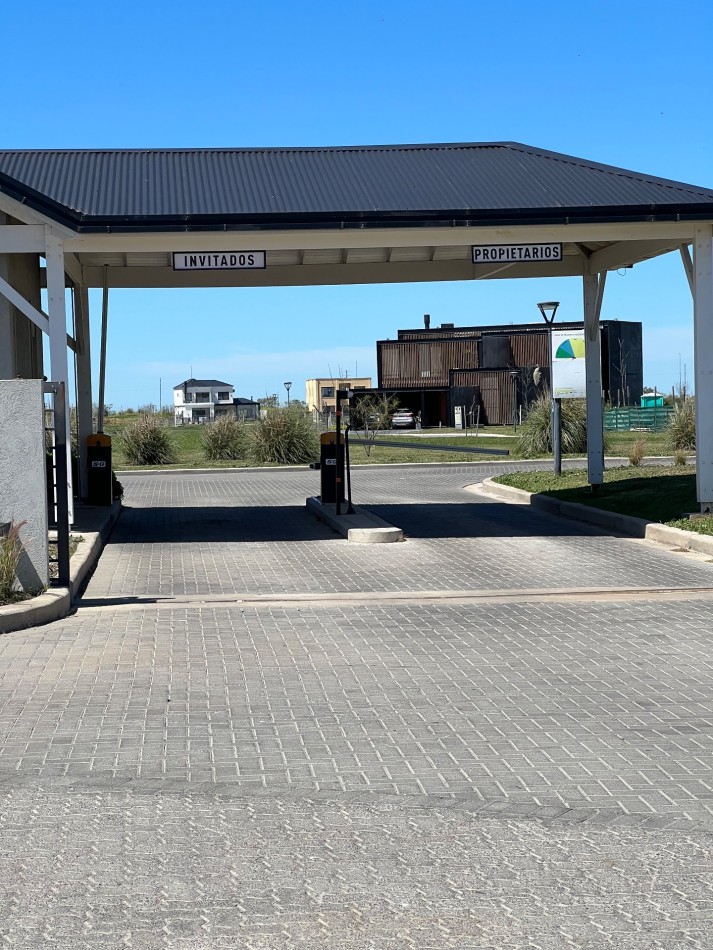 LOTE | 709 M² | FONDO A LAGUNA | ORIENTACION NO | SECTOR CONSOLIDADO | PUEBLOS DEL PLATA