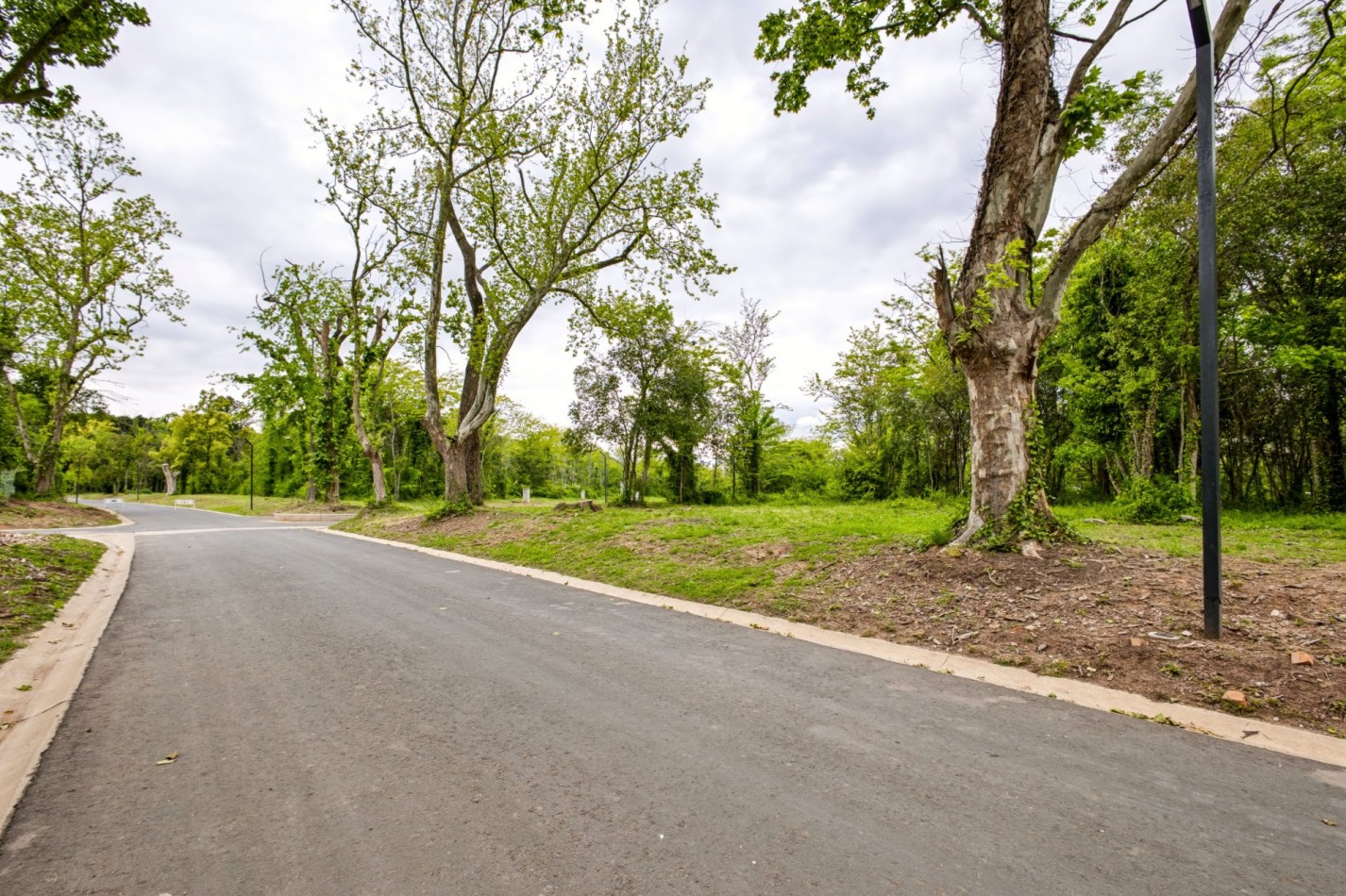 Reservas Fincas · Hudson | Lote interno de 742 m² con fondo libre al bosque