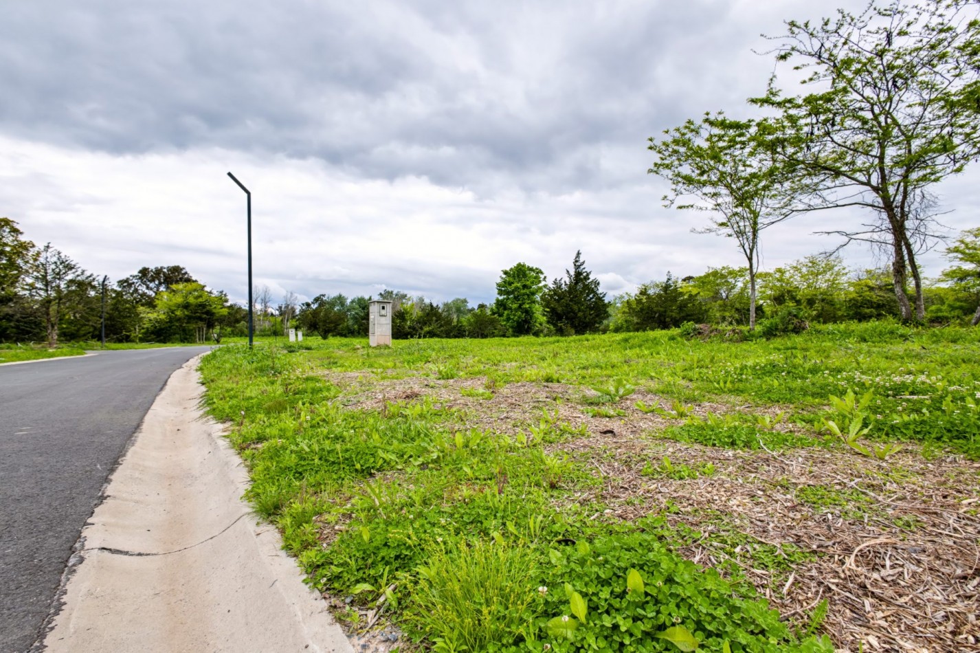 Reservas Fincas · Hudson | Lote interno de 742 m² con fondo libre al bosque