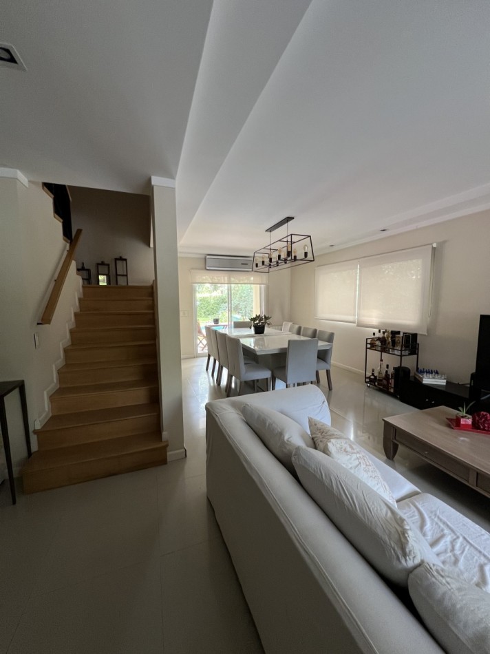 Importante casa a la venta en Fincas de Iraola