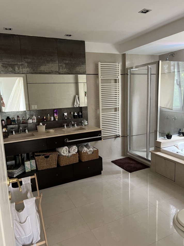 Importante casa a la venta en Fincas de Iraola