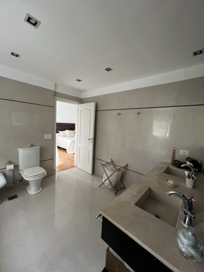 Importante casa a la venta en Fincas de Iraola