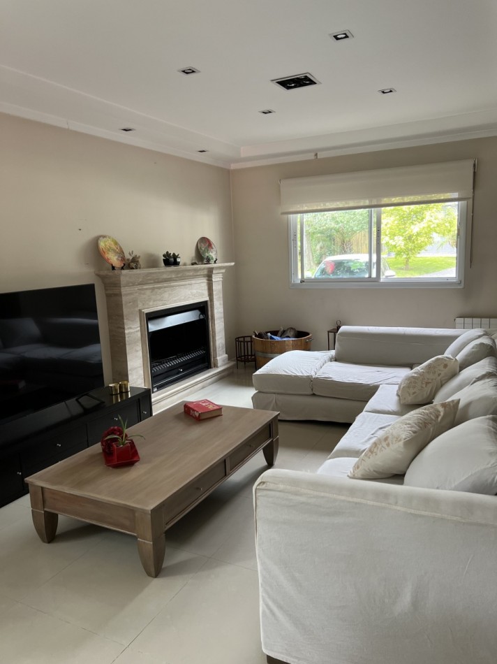 Importante casa a la venta en Fincas de Iraola