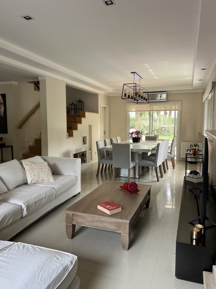 Importante casa a la venta en Fincas de Iraola