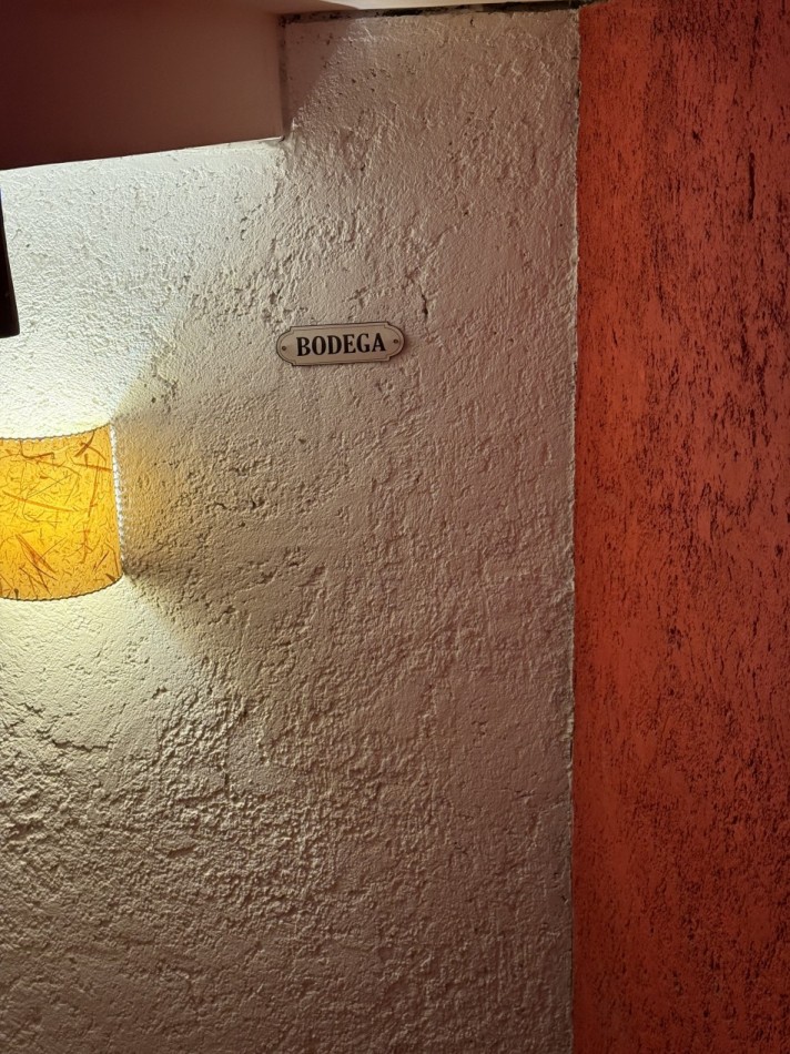 CASA DE ESTILO EN VENTA - VILLA ELISA  Lote de 1/4 de manzana - Parque, diseño y calidad constructiva