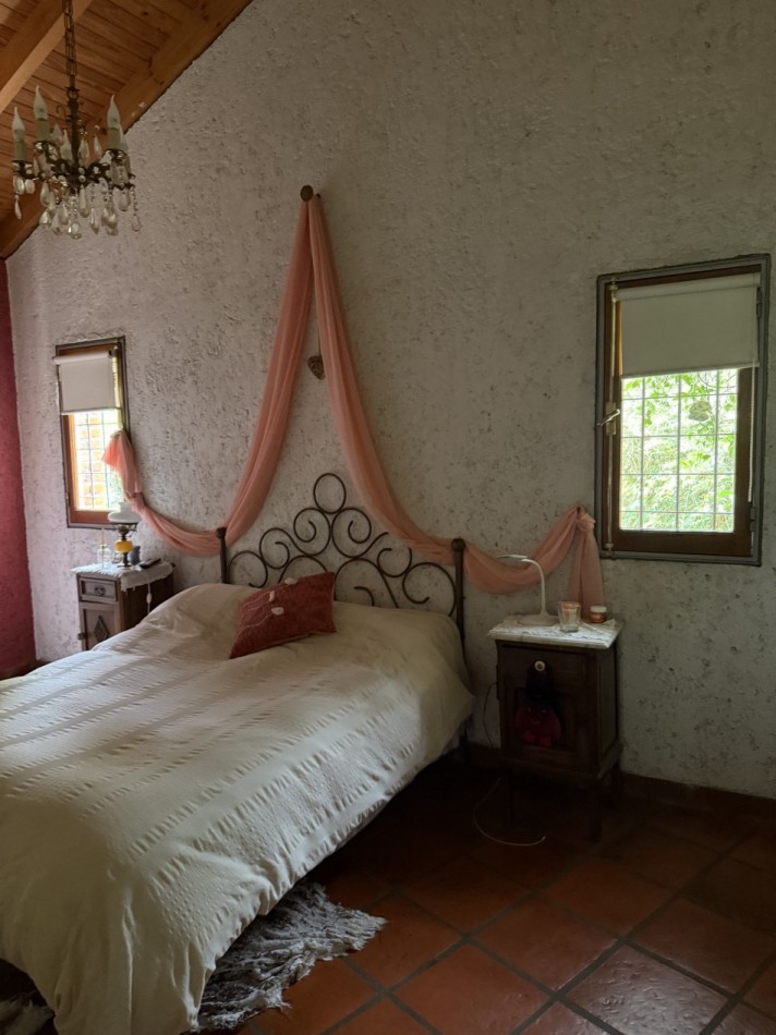 CASA DE ESTILO EN VENTA - VILLA ELISA  Lote de 1/4 de manzana - Parque, diseño y calidad constructiva