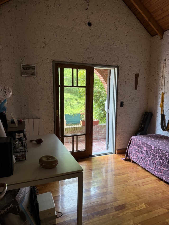 CASA DE ESTILO EN VENTA - VILLA ELISA  Lote de 1/4 de manzana - Parque, diseño y calidad constructiva