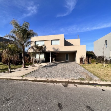 Importante Casa a la venta en Fincas de Iraola Dos - Lote P13