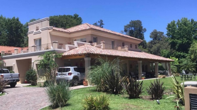 Importante casa en Club el Carmen  - Manzana 2 lotes 4 y 5