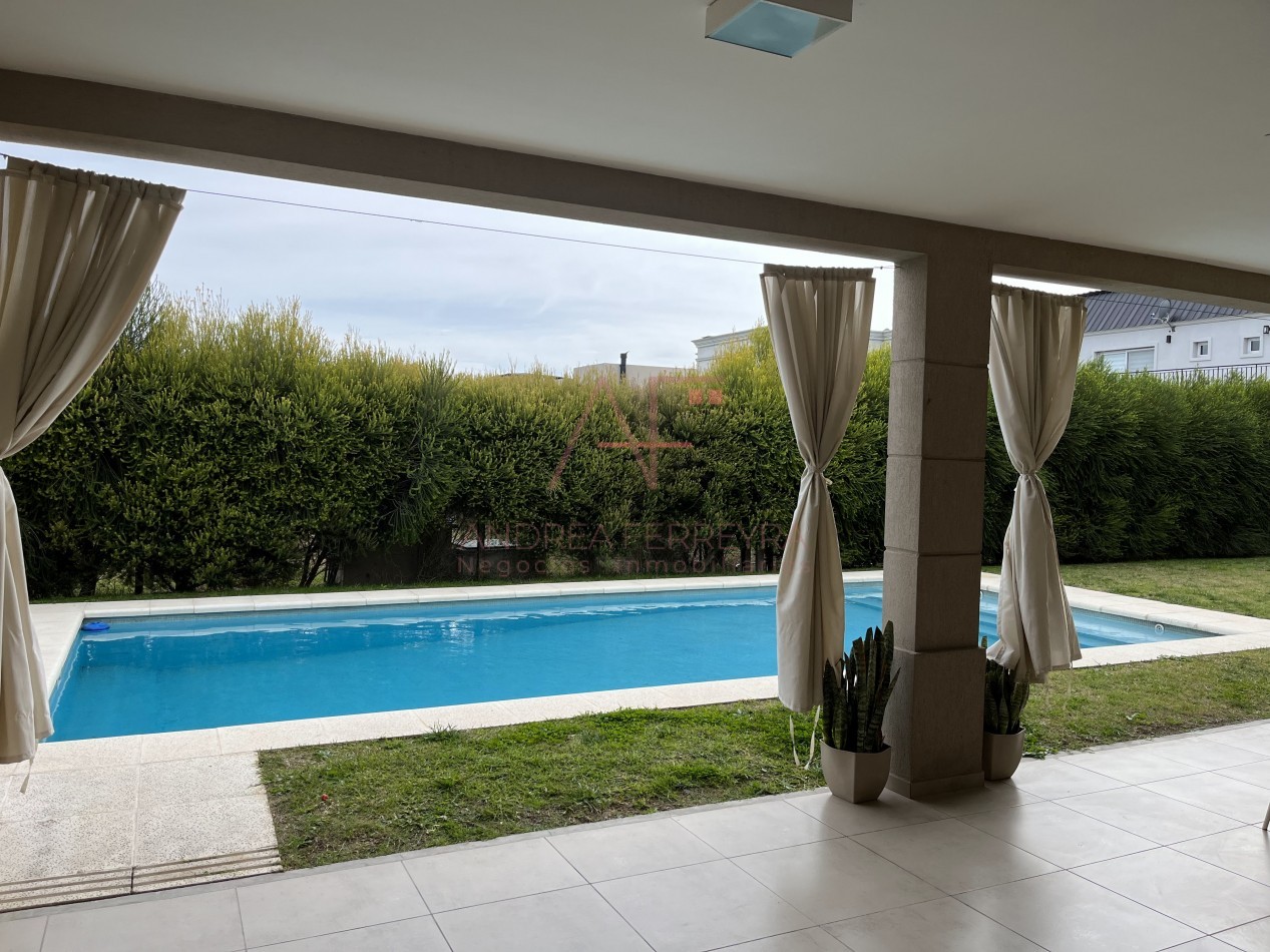 Barrio las Golondrinas - Casa a la venta