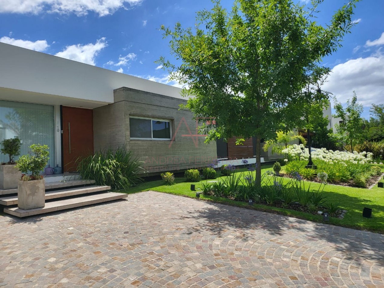 Casa en una planta de excelente diseño a la venta en Finca de Iraola Dos