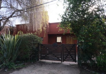 Casa en El Carmencito con pileta y lote adicional independiente