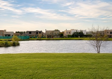 LOTE | 709 M² | FONDO A LAGUNA | ORIENTACION NO | SECTOR CONSOLIDADO | PUEBLOS DEL PLATA