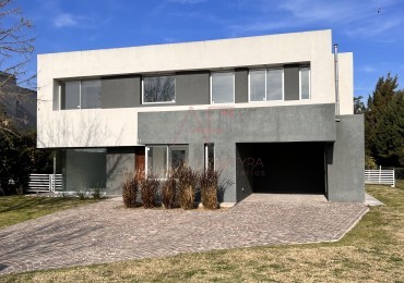 Hermosa Casa a estrenar en Fincas Iraola Dos -  Lote J1